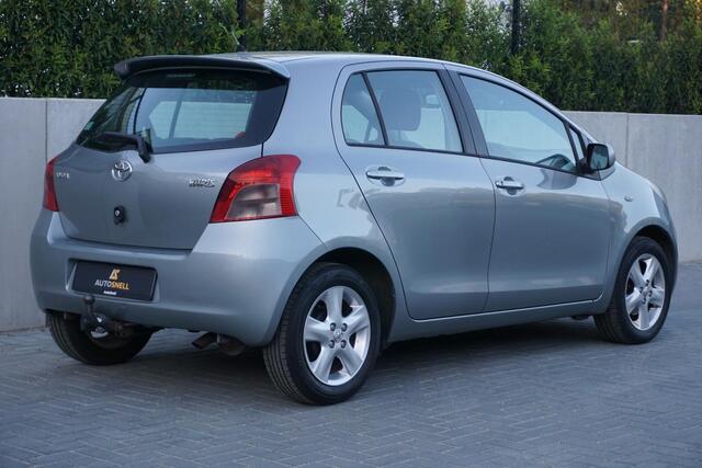 Toyota Yaris 1.3 VVTi Luna Automaat met lage km stand