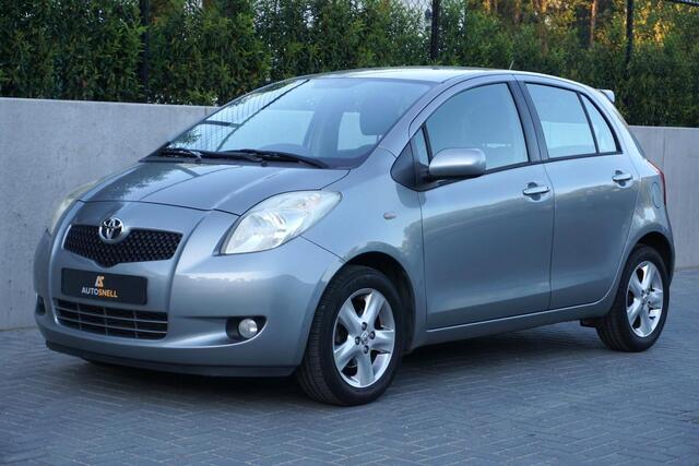 Toyota Yaris 1.3 VVTi Luna Automaat met lage km stand