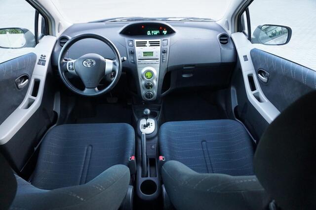 Toyota Yaris 1.3 VVTi Luna Automaat met lage km stand