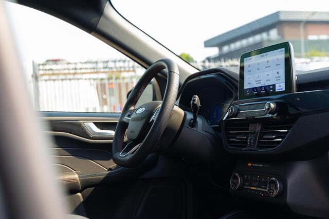 Ford Kuga 2.5 PHEV ST-Line X PANO TREKHAAK ADAPTIVE CRUISE HEAD UP CAMERA STUURVERWARMING B&O