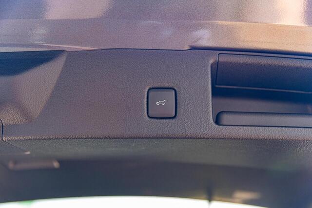 Ford Kuga 2.5 PHEV ST-Line X PANO TREKHAAK ADAPTIVE CRUISE HEAD UP CAMERA STUURVERWARMING B&O