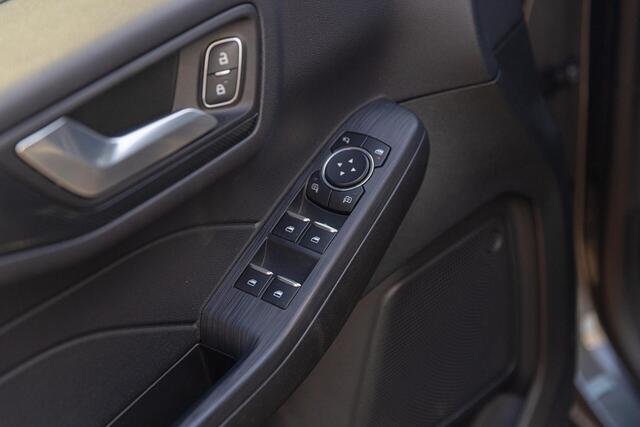 Ford Kuga 2.5 PHEV ST-Line X PANO TREKHAAK ADAPTIVE CRUISE HEAD UP CAMERA STUURVERWARMING B&O