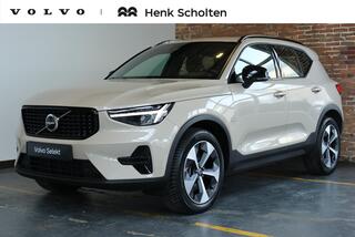VOLVO XC40 B4 Plus Dark | Trekhaak Semi-elektrisch | Adaptieve Cruise Control | Pilot Assist | Verwarmbare voorstoelen | Verwarmbaar stuurwiel | Blind Spot Information System | Verwarmbare voorruit | Parkeercamera | Parkeersensoren voor + achter |