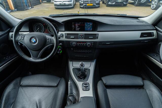 BMW 3-Serie 318i Corporate Lease Luxury Line NAVI LEER ORIGINEEL NL AUTO