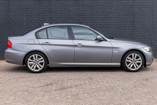 BMW 3-Serie 318i Corporate Lease Luxury Line NAVI LEER ORIGINEEL NL AUTO