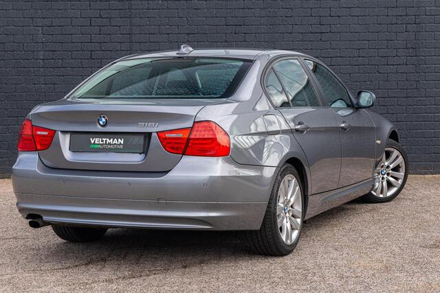 BMW 3-Serie 318i Corporate Lease Luxury Line NAVI LEER ORIGINEEL NL AUTO