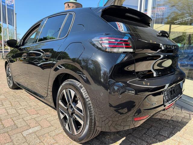 Peugeot 208 Peugeot 208 1.2 PureTech 100 Allure Navi / Car Play / Camera V&A / Dodehoek / P-sensoren