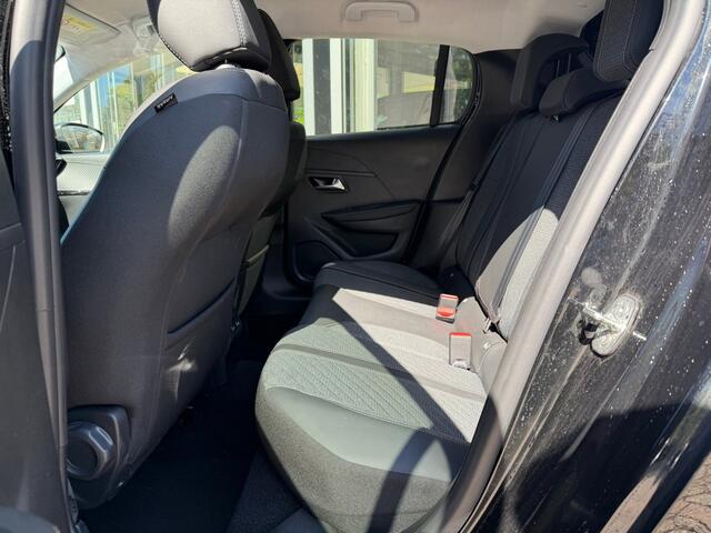 Peugeot 208 Peugeot 208 1.2 PureTech 100 Allure Navi / Car Play / Camera V&A / Dodehoek / P-sensoren