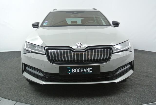 Skoda Superb Combi 1.4 TSI iV Sportline | Panoramadak | Trekhaak | Leder/Alcantara |