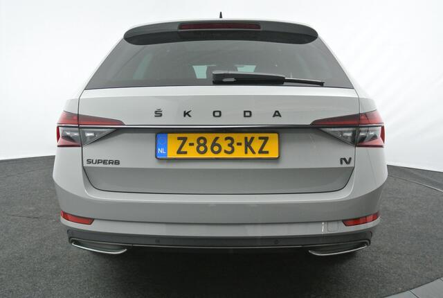 Skoda Superb Combi 1.4 TSI iV Sportline | Panoramadak | Trekhaak | Leder/Alcantara |