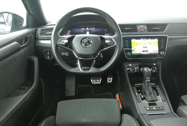 Skoda Superb Combi 1.4 TSI iV Sportline | Panoramadak | Trekhaak | Leder/Alcantara |