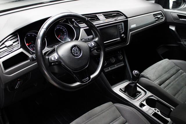 Volkswagen Touran 1.2 TSI Leer Navi Panorama Massage Camera Elektr. bedienbare trekhaak Climate PDC Stoelverwarming LM velgen