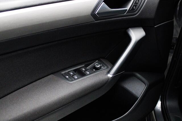 Volkswagen Touran 1.2 TSI Leer Navi Panorama Massage Camera Elektr. bedienbare trekhaak Climate PDC Stoelverwarming LM velgen