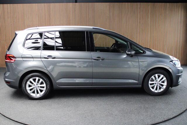 Volkswagen Touran 1.2 TSI Leer Navi Panorama Massage Camera Elektr. bedienbare trekhaak Climate PDC Stoelverwarming LM velgen