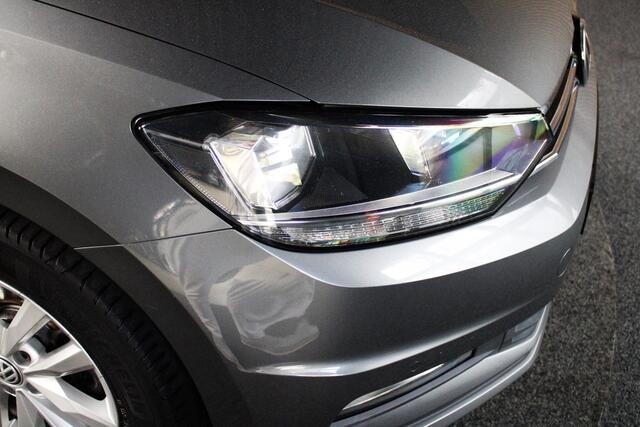 Volkswagen Touran 1.2 TSI Leer Navi Panorama Massage Camera Elektr. bedienbare trekhaak Climate PDC Stoelverwarming LM velgen