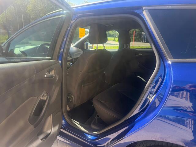 Ford Focus Wagon 1.5 Titanium ST-Line 5DRS|AUTOMAAT|Clima|Parkeersensoren|Stoelverwarming|Stuurverwarming|Keyless|e APK
