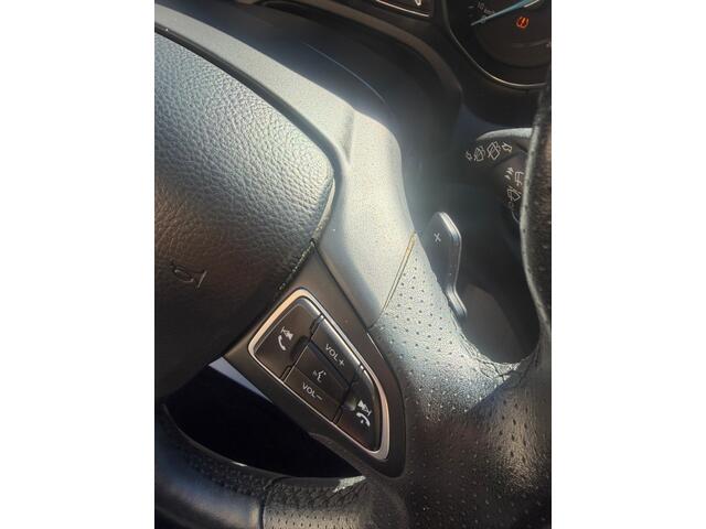 Ford Focus Wagon 1.5 Titanium ST-Line 5DRS|AUTOMAAT|Clima|Parkeersensoren|Stoelverwarming|Stuurverwarming|Keyless|e APK