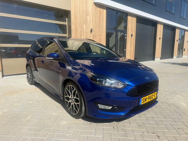 Ford Focus Wagon 1.5 Titanium ST-Line 5DRS|AUTOMAAT|Clima|Parkeersensoren|Stoelverwarming|Stuurverwarming|Keyless|e APK
