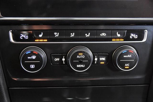 Volkswagen Golf Variant Highline LeerCameraCarplayNavi