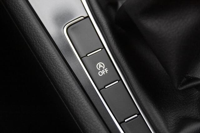 Volkswagen Golf Variant Highline LeerCameraCarplayNavi