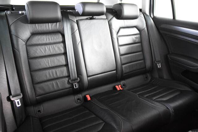 Volkswagen Golf Variant Highline LeerCameraCarplayNavi