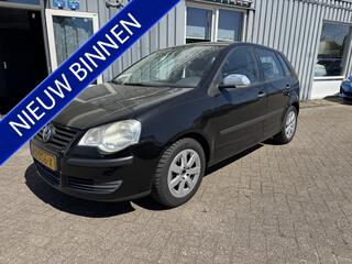 VOLKSWAGEN POLO 1.2-12V Trendline