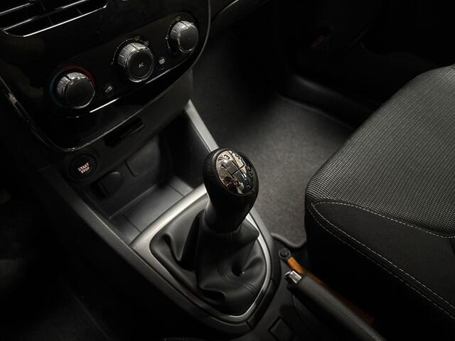 Renault Clio 0.9 TCe Dynamic Sport NAVIGATIE, LM VELGEN, PARKEERSENSOREN, SPORTSTOELEN, GETINT GLAS, CRUISE, E APK, STAAT