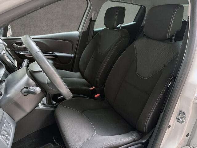Renault Clio 0.9 TCe Dynamic Sport NAVIGATIE, LM VELGEN, PARKEERSENSOREN, SPORTSTOELEN, GETINT GLAS, CRUISE, E APK, STAAT