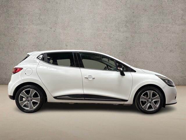 Renault Clio 0.9 TCe Dynamic Sport NAVIGATIE, LM VELGEN, PARKEERSENSOREN, SPORTSTOELEN, GETINT GLAS, CRUISE, E APK, STAAT