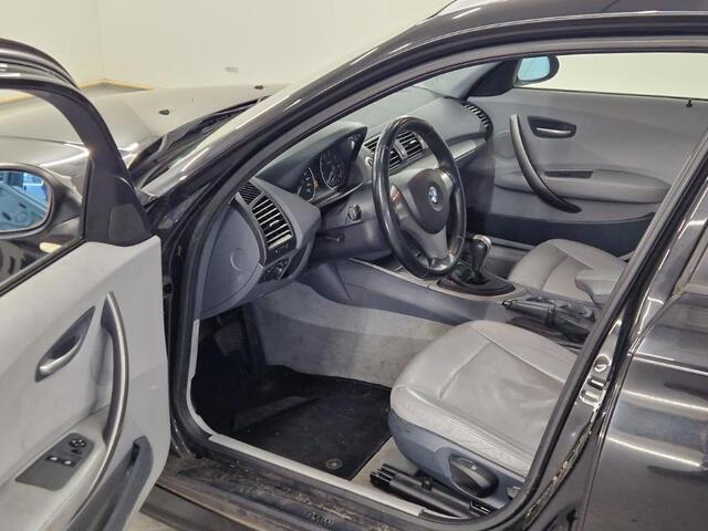 BMW 1-Serie 118i ACTIE TOT �500 KORTING 5D AUTOMAAT LEDER AIRCO 2E EIGENAAR VELGEN NW APK CRUISECONTROL