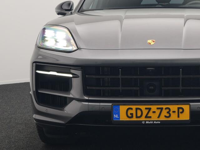 Porsche Cayenne Coup� 3.0 E-Hybrid PHEV | MY 2024 Facelift | | Trekhaak Af Fabriek | Panodak | Luchtvering | Sportuitlaat | PDLS+ | Sport Chrono | InnoDrive A