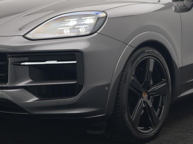 Porsche Cayenne Coup� 3.0 E-Hybrid PHEV | MY 2024 Facelift | | Trekhaak Af Fabriek | Panodak | Luchtvering | Sportuitlaat | PDLS+ | Sport Chrono | InnoDrive A