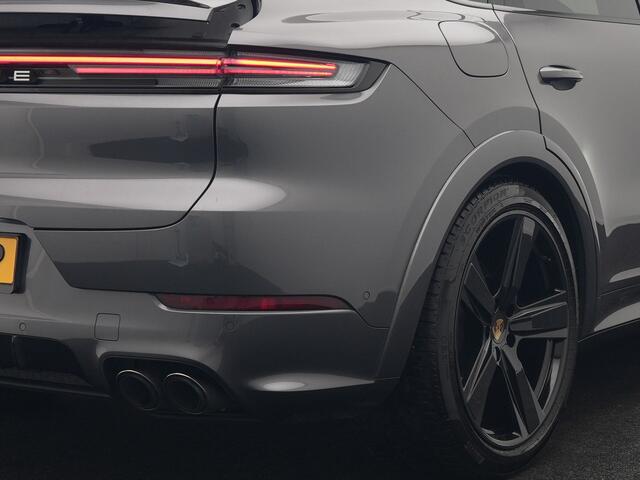 Porsche Cayenne Coup� 3.0 E-Hybrid PHEV | MY 2024 Facelift | | Trekhaak Af Fabriek | Panodak | Luchtvering | Sportuitlaat | PDLS+ | Sport Chrono | InnoDrive A