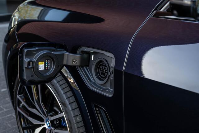 BMW X5 xDrive45e M-Sport 4-Wielsturing CoPilot Laser Pano