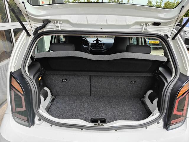 Volkswagen UP 1.0 DAB, Lane Assist Dealer onderhouden /BTW