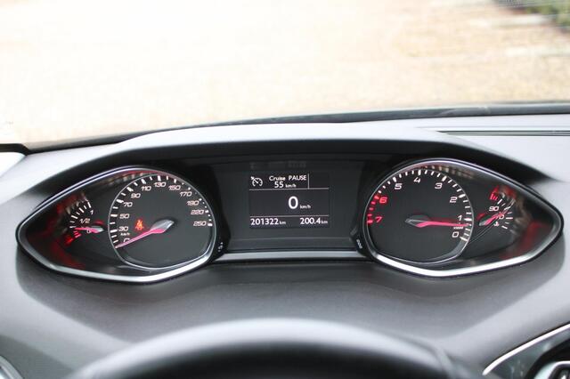 Peugeot 308 SW 1.2 PureTech Blue Lease Premium Panodak Trekhaak