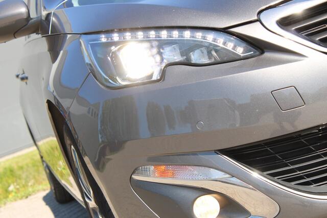 Peugeot 308 SW 1.2 PureTech Blue Lease Premium Panodak Trekhaak