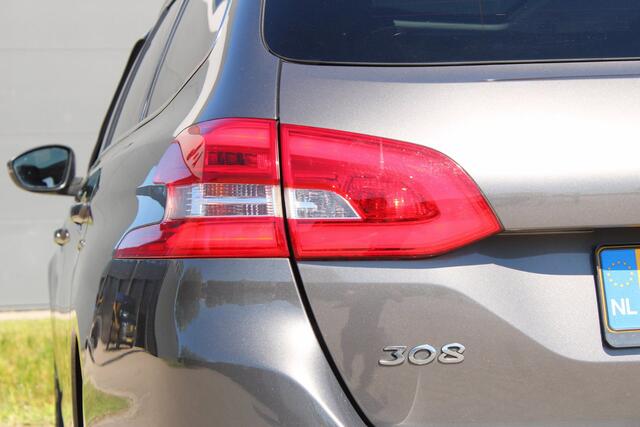 Peugeot 308 SW 1.2 PureTech Blue Lease Premium Panodak Trekhaak