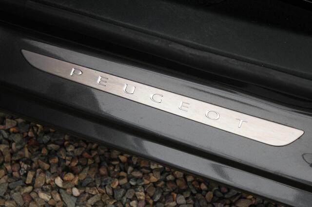 Peugeot 308 SW 1.2 PureTech Blue Lease Premium Panodak Trekhaak