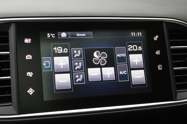 Peugeot 308 SW 1.2 PureTech Blue Lease Premium Panodak Trekhaak