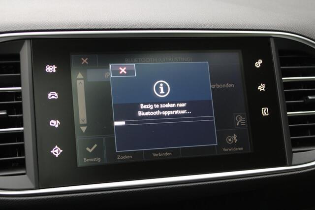 Peugeot 308 SW 1.2 PureTech Blue Lease Premium Panodak Trekhaak