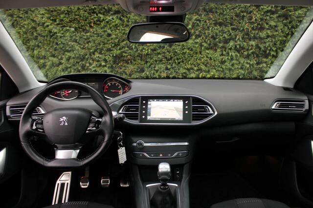 Peugeot 308 SW 1.2 PureTech Blue Lease Premium Panodak Trekhaak