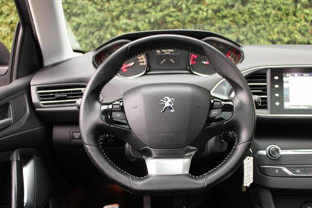 Peugeot 308 SW 1.2 PureTech Blue Lease Premium Panodak Trekhaak