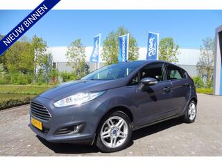 FORD FIESTA 100pk Titanium airco stoelverwarming navigatie pdc v+a nwe distributie