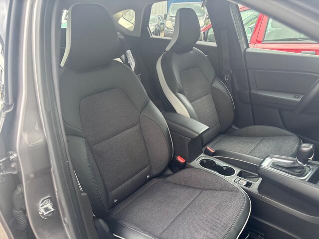Renault Captur 1.3 Mild Hybrid Intens automaat  