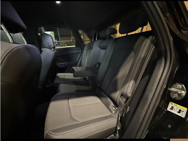 Audi Q3 45 TFSI e S edition Black edition. Trekhaak. Navi. 19 inch. Camera.