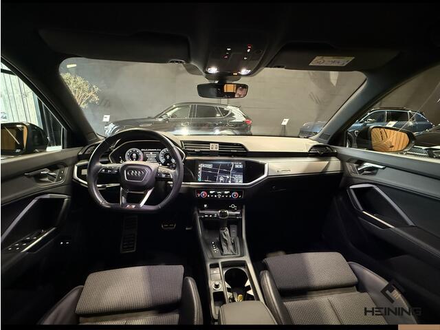 Audi Q3 45 TFSI e S edition Black edition. Trekhaak. Navi. 19 inch. Camera.
