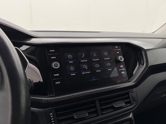 Volkswagen T-Cross 1.5 Style Automaat | Adaptive cruise | Stoelverwarming | CarPlay | Camera | Trekhaak