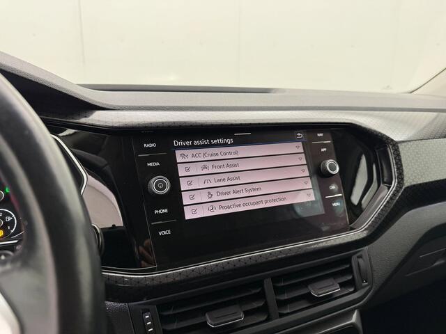 Volkswagen T-Cross 1.5 Style Automaat | Adaptive cruise | Stoelverwarming | CarPlay | Camera | Trekhaak