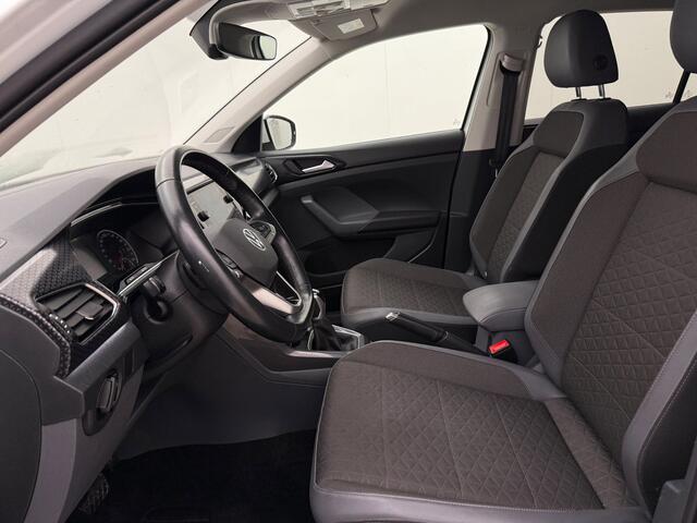 Volkswagen T-Cross 1.5 Style Automaat | Adaptive cruise | Stoelverwarming | CarPlay | Camera | Trekhaak